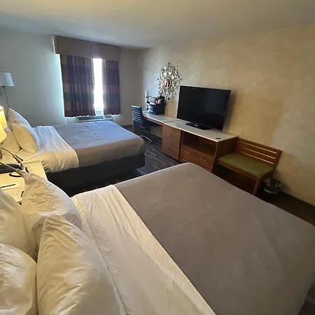 Quality Inn And Conference Center Greeley Downtown-2
